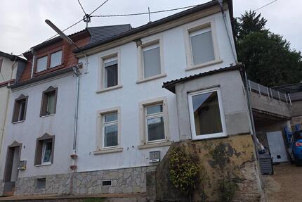 Zweifamilienhaus in Beckingen zu verkaufen. Provisionsfrei
