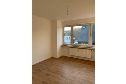 helle modernisierte 2 ZKB Garage optional - Siegen Weidenau