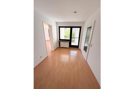 Helle 2-Zimmer-Altbauwohnung in Unterschleißheim