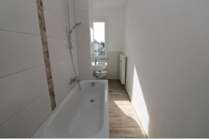 Ein Schnapper...helle 2-RW mit modernem Wannenbad!!! - Freiberg