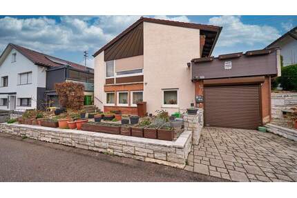 Ansprechendes Einfamilienhaus mit Garten und eigener Garage, in bester Lage von Neckarweihingen! - Ludwigsburg / Neckarweihingen