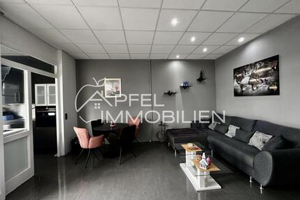 DG-Wohnung mit 2 Balkonen & EBK sowie 2 TG-Stellplätze - Leonberg