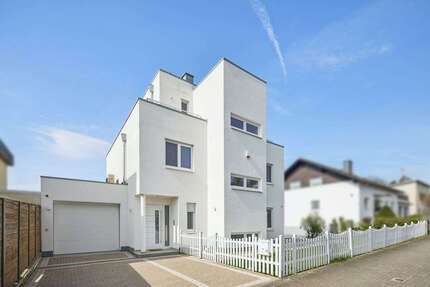 Haus zum Kaufen in Bad Nauheim 1.290.000,00 € 237.99 m²