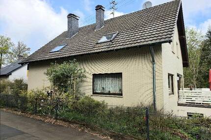 Modernisierte Souterrain Eigentumswohnung 97 m² Garten Terrasse modernes Bad Einbauküche Wärmepumpe - Eitorf