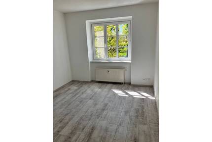3-Raumwohnung perfekt für Singles und Paare, mit Tageslichtbad und Wanne in ruhiger Lage - Leipzig Wahren