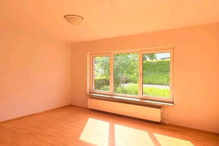 Helle 3-Zimmer-Erdgeschosswohnung mit Gartennutzung Stellplatz - Langgöns