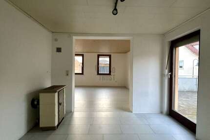 Haus zum Kaufen in Wertheim Waldenhausen 149.000,00 € 122.3 m² - Wertheim / Waldenhausen