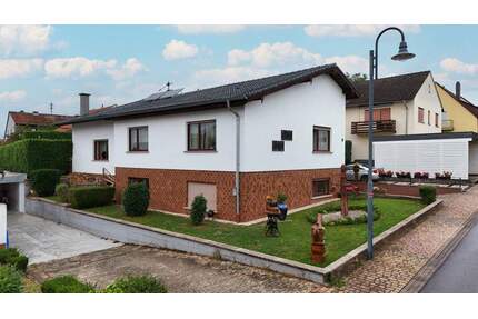 Familienidylle in Sponheim - Bungalow mit Garten, Pool und Einliegerwohnung