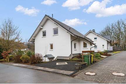 #KOMINOS IMMOBILIEN# Einfamilienhaus mit Einliegerwohnung in Lennestadt-Maumke