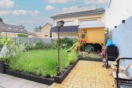 Großes Potenzial trifft solide Basis - teilmodernisiertes Zweifamilienhaus in Hockenheim