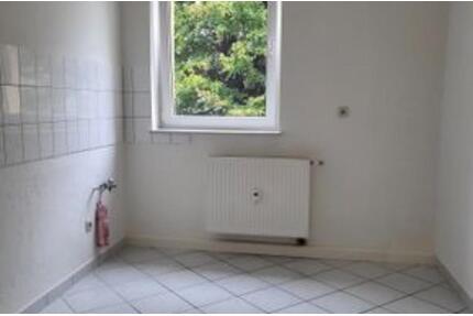 3 RAUM WOHNUNG BEZUGSFERTIG - 365,00&nbsp;EUR Kaltmiete, ca.&nbsp; 66,00&nbsp;m&sup2; in Rositz (PLZ: 04617)