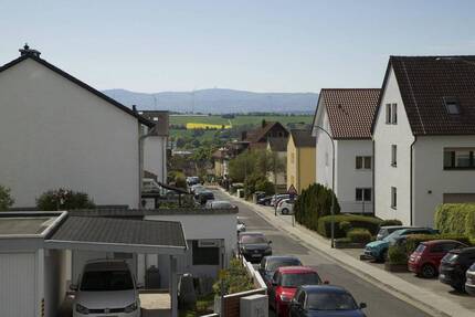Charmantes Mehrfamilienhaus mit Feldbergblick in naturnaher Lage von Karben
