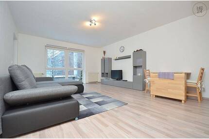 Schön möblierte Wohnung mit Balkon und TG-Stellplatz in Leonberg
