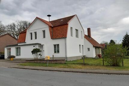 Großes Einfamilienhaushälfte (obere etage) in 29359 Habighorst - Eschede