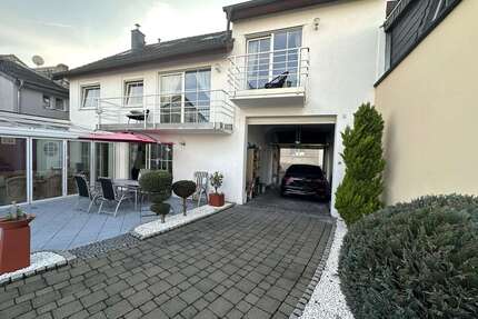 Haus zum Kaufen in Düren 680.000,00 € 203 m²