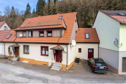 Charmante Doppelhaushälfte mit Potenzial - Wohnen mit Charakter und Gartenidylle - Suhl