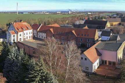 Historischer Vier-Seitenhof mit parkähnlichem Anwesen voller Möglichkeiten vor den Toren Leipzigs - Zörbig Großzöberitz