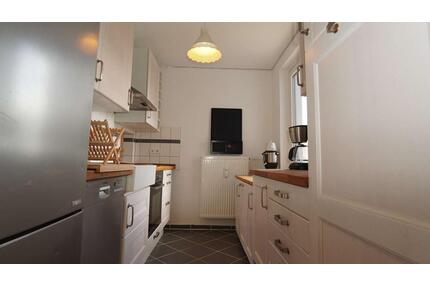Helle, möblierte 4-Zimmer-Wohnung mit Loggia, Einbauküche und Aufzug im 4. OG – 84 m² Wohnkomfort in SZ-Thiede - Salzgitter Ortschaft Ost