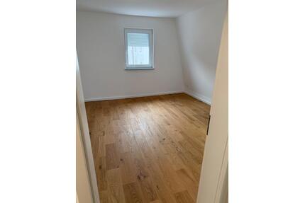 Helle 3-Zimmer-Wohnung mit EBK und Keller im 1. OG zu vermieten! - Villingen-Schwenningen