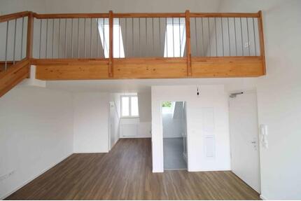 Etwas Besonderes: 2-Zimmer-DG-Wohnung mit Galerie - Dachau