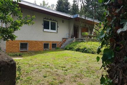 kleines Wohnhaus im Bugalowstil mit Terrasse, Garten und Garage - Ronneburg