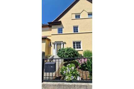 Haus zum Mieten in Apolda 1.250,00 € 120 m²