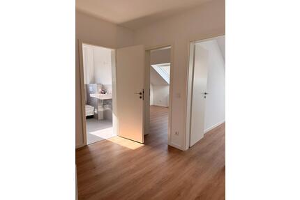 Renovierte Dachgeschosswohnung mit Süd-Loggia in Fredenbeck