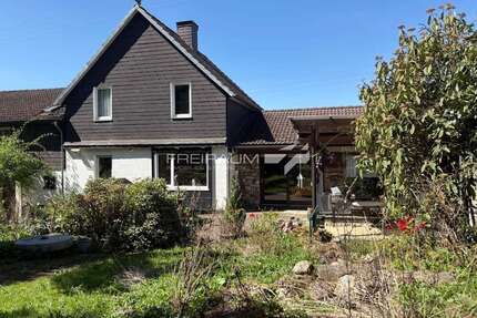 Haus zum Kaufen in Netphen 265.000,00 € 224 m²