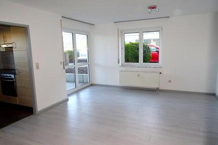 Helle barrierefreie 3-Zimmer-Wohnung, EBK, Terrasse, Stellplatz - Riesbürg