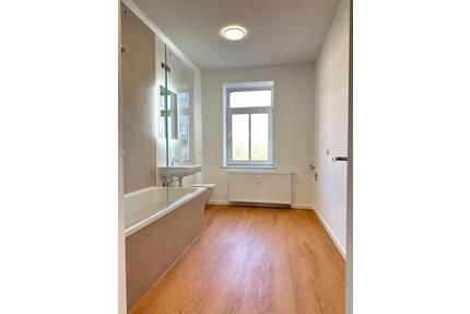 Erstbezug nach Kernsanierung – 3 Zimmer, 90 m², EBK inklusive, Aufzug & Keller | ab sofort - Chemnitz Altendorf