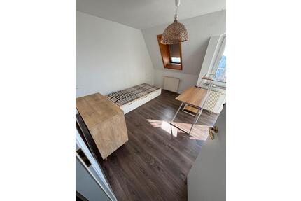 WG- Zimmer in der Südvorstadt - 540,00&nbsp;EUR Kaltmiete, ca.&nbsp; 16,00&nbsp;m&sup2; in Leipzig (PLZ: 04275) Süd