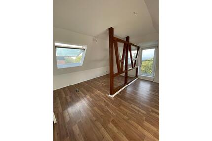 Gemütliche DG-Wohnung mit Weitblick in ruhiger und zentraler Lage - Remscheid