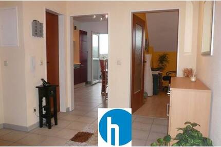 Schicke 2 Zimmer-DG-Wohnung in ruhiger Wohngegend - Forchheim Burk