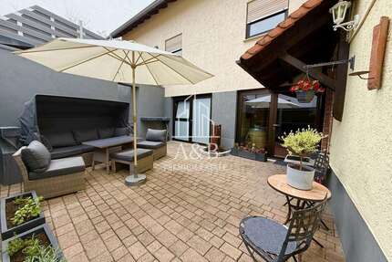 Haus zum Kaufen in Großkarlbach 599.000,00 € 300 m²