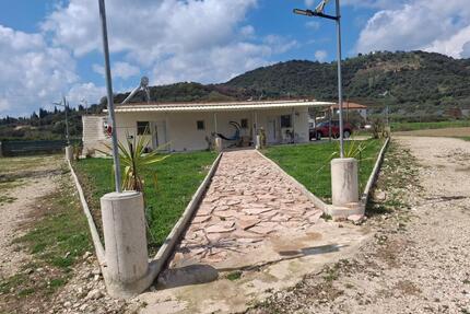 Exklusives Zweifamilienhaus auf 5.500 m² - Stuttgart Luginsland