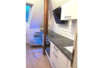 Frei ab sofort 3-Zimmer-Dachgeschosswohnung im 3. Obergeschoss (ohne Aufzug) neue Einbauküche - Traben-Trarbach