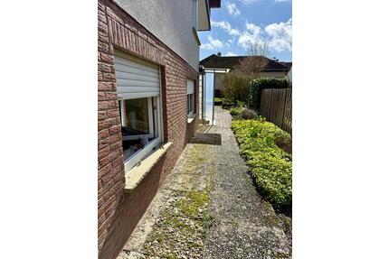 Helle 2-Zimmer-Souterrainwohnung mit Terrasse, separatem Eingang - Riedstadt