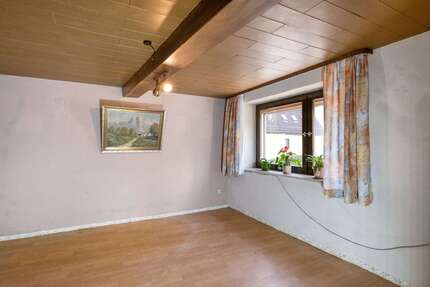 Haus zum Kaufen in Gerach 90.000,00 € 93 m²