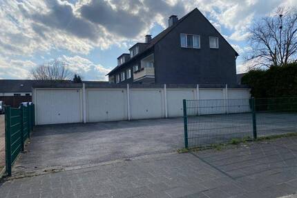 Baugrundstück für Ein- oder Mehrfamilienhaus- aktuell Garagenhof - Bochum Harpen