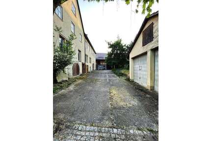Haus zum Kaufen in Weikersheim 215.000,00 € 348 m²