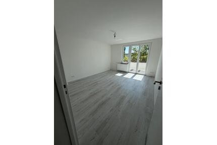 top sanierte 2 Zimmer 55m² Wohnung ggü Altstadt Spandau in Berlin