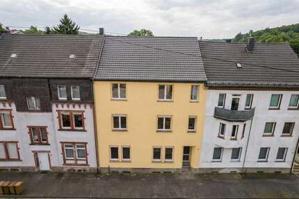 Haus zum Kaufen in Altenkirchen 125.000,00 € 282 m²