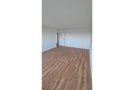 Frisch saniert! 2,5 Zimmerwohnung, Wiesbaden-Schierstein