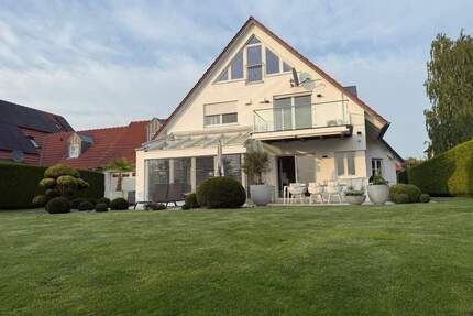 Highlight am See! Einfamilienhaus mit Seezugang und Premium-Ausstattung in Steinberg am See