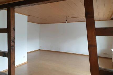 Helle 3- 4Zimmer-Altbauwohnung mit Balkon - Fränkisch-Crumbach
