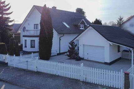 Exklusives 6-Zimmer-Anwesen mit Wintergarten, Sauna & Weinkeller in SchwedtOder OT Meyenburg - Schwedt/Oder Criewen