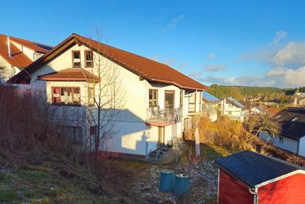 Doppelhaushälfte mit Garten in Ausichtslage zur Miete - Niedereschach