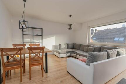 Geräumige 4-Zimmer Dachgeschosswohnung mit Balkon in zentraler Lage von Mönchengladbach
