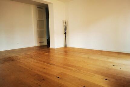 Schöne, lichtdurchflutete 5-Zi.Whg. mit Balkon, EBK und Kellerrau - Stuttgart Feuerbach