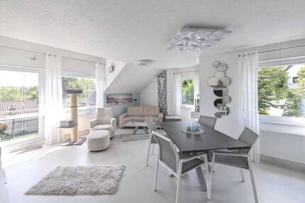 Zentral wohnen, ruhig leben: Direkte Anbindung vor der Tür, himmlische Ruhe unterm Dach! - Böblingen